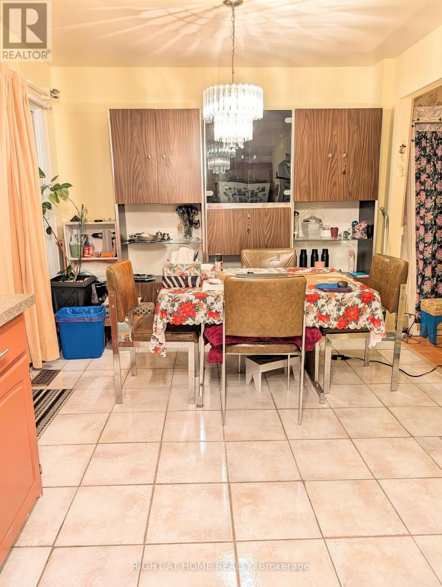 4278 Sawmill Valley Drive, Mississauga, ON - Indoor