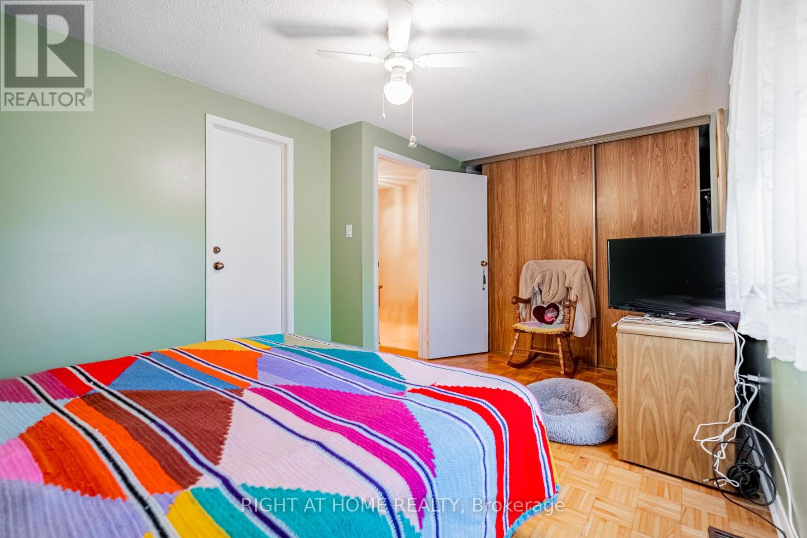 4278 Sawmill Valley Drive, Mississauga, ON - Indoor Photo Showing Bedroom