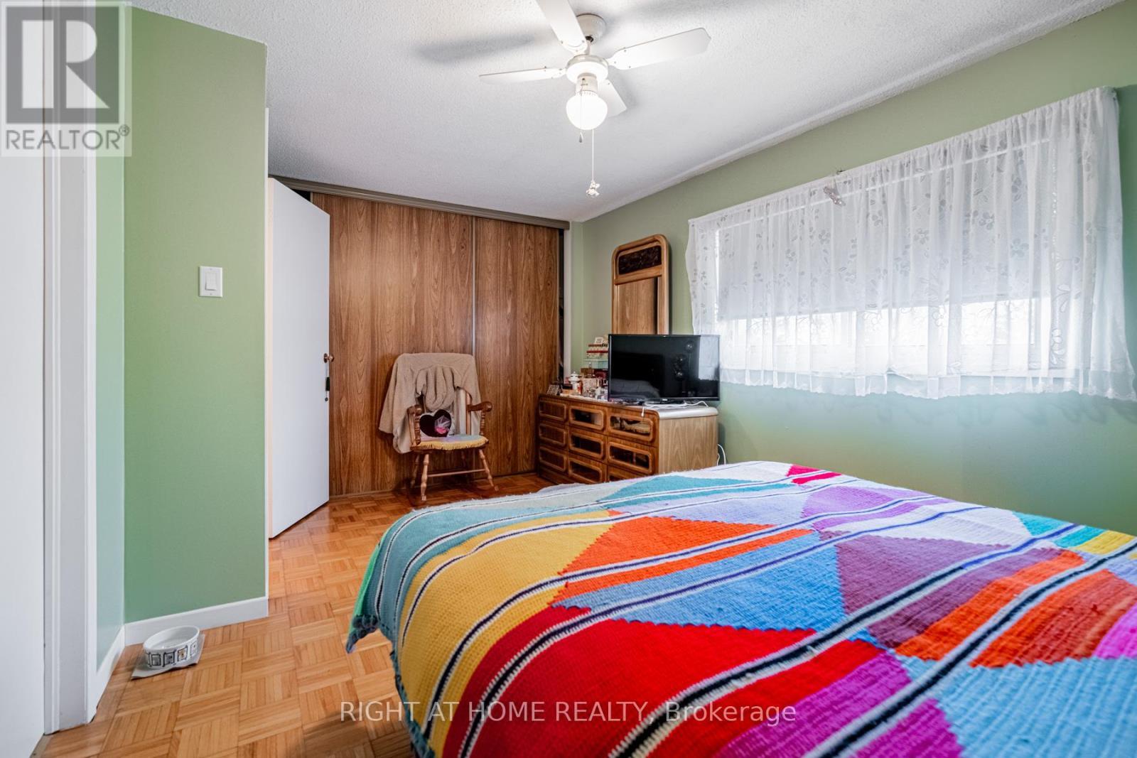 4278 Sawmill Valley Drive, Mississauga, ON - Indoor Photo Showing Bedroom