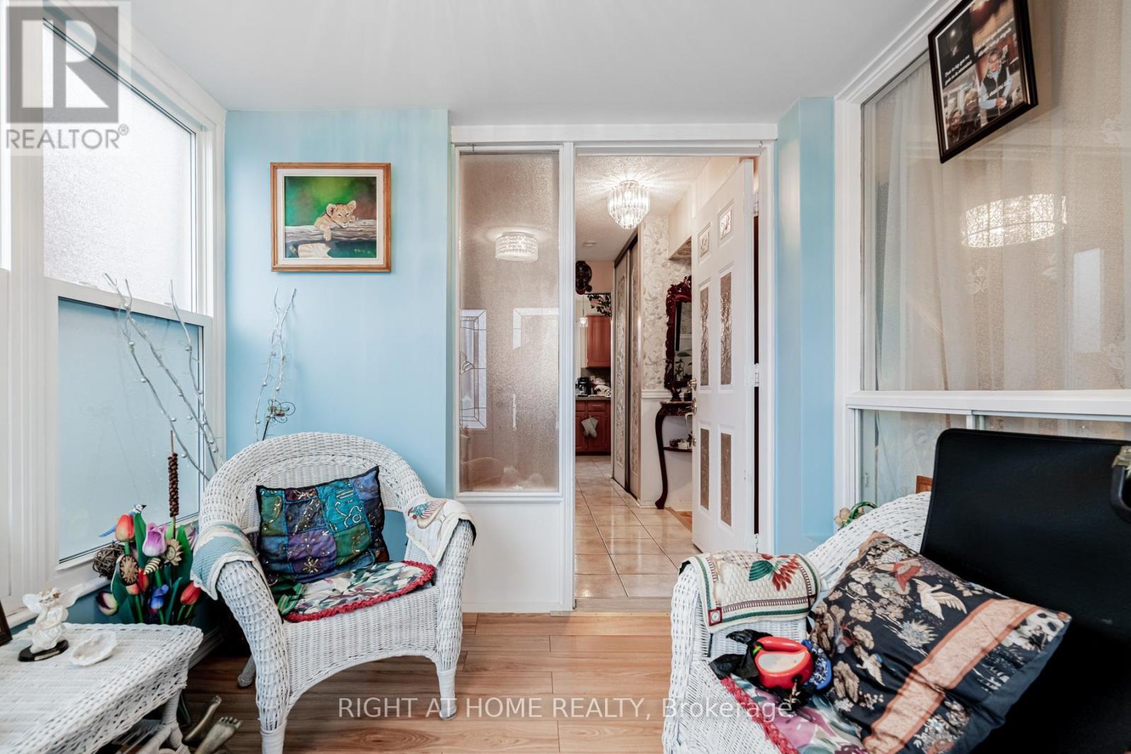 4278 Sawmill Valley Drive, Mississauga, ON - Indoor