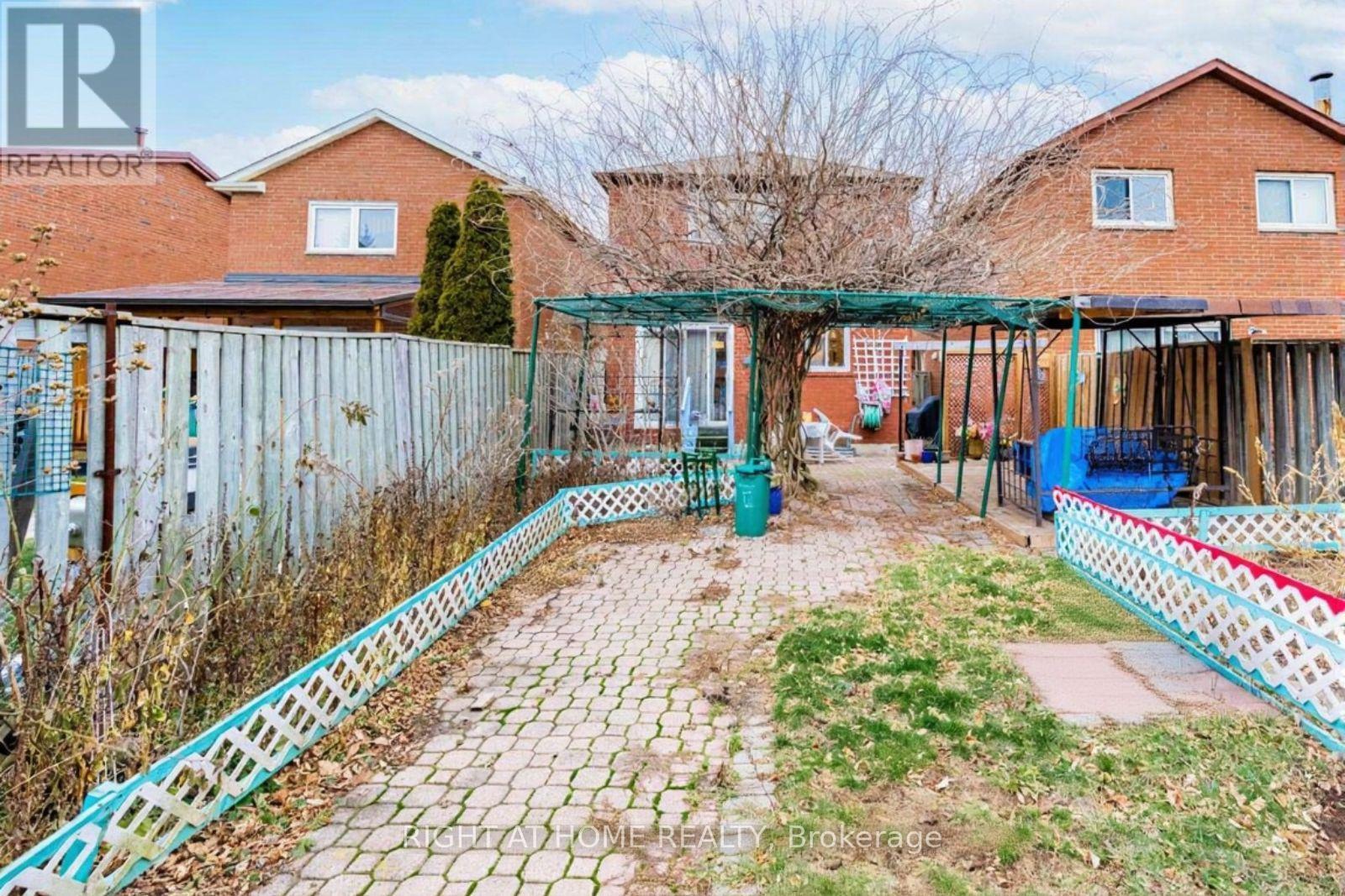 4278 Sawmill Valley Drive, Mississauga, ON - Outdoor