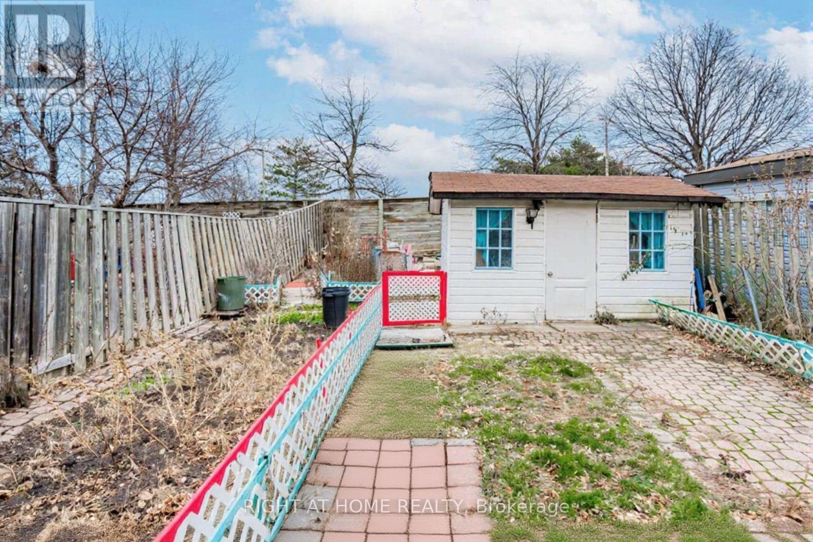 4278 Sawmill Valley Drive, Mississauga, ON - Outdoor