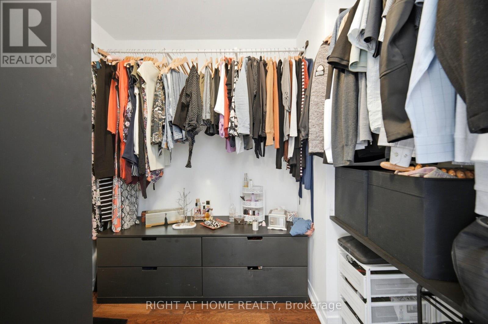 7013 Hickling Crescent, Mississauga, ON - Indoor With Storage