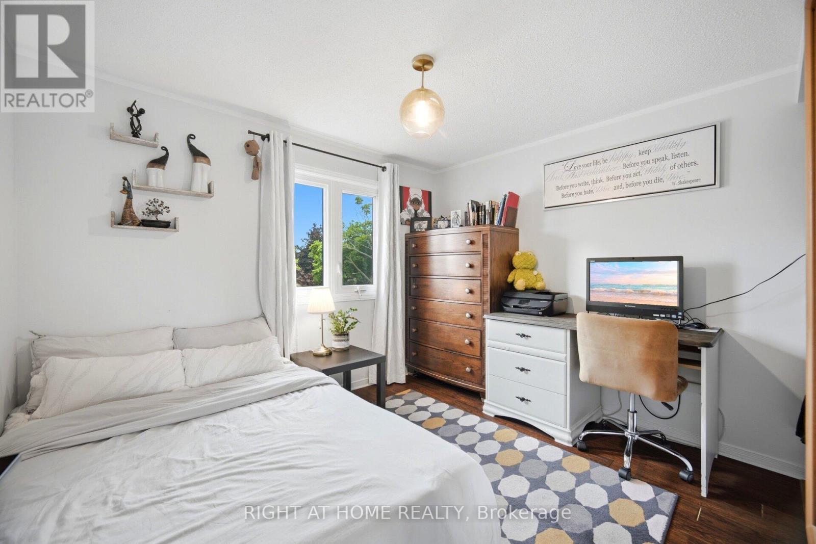 7013 Hickling Crescent, Mississauga, ON - Indoor Photo Showing Bedroom