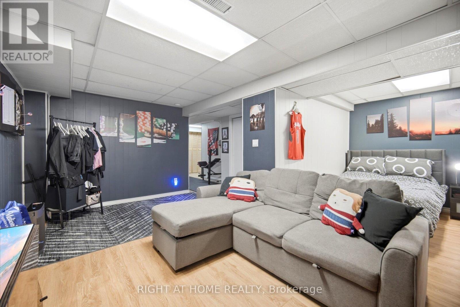 7013 Hickling Crescent, Mississauga, ON - Indoor