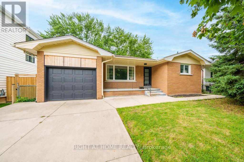 662 Montego Crescent, Burlington, ON - Outdoor