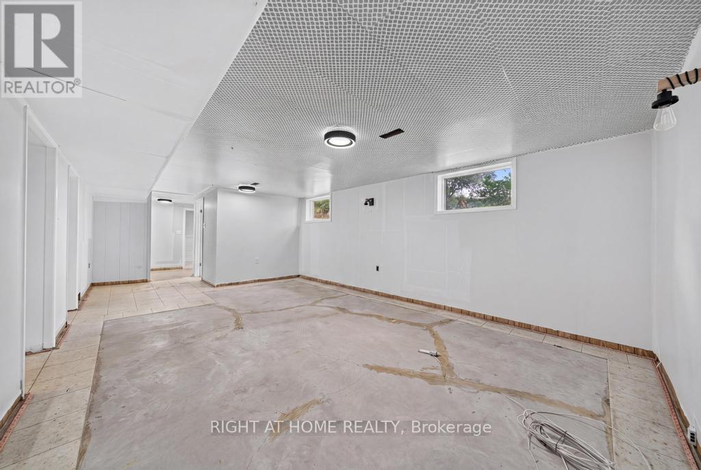 662 Montego Crescent, Burlington, ON - Indoor Photo Showing Other Room