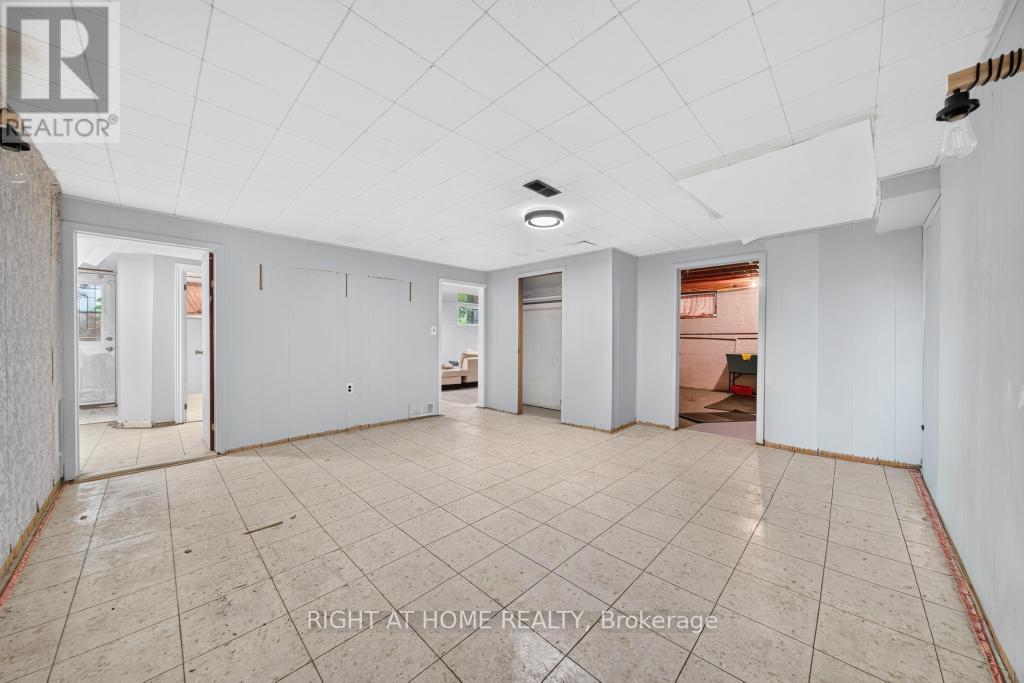 662 Montego Crescent, Burlington, ON - Indoor Photo Showing Other Room