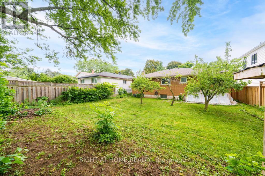 662 Montego Crescent, Burlington, ON - Outdoor