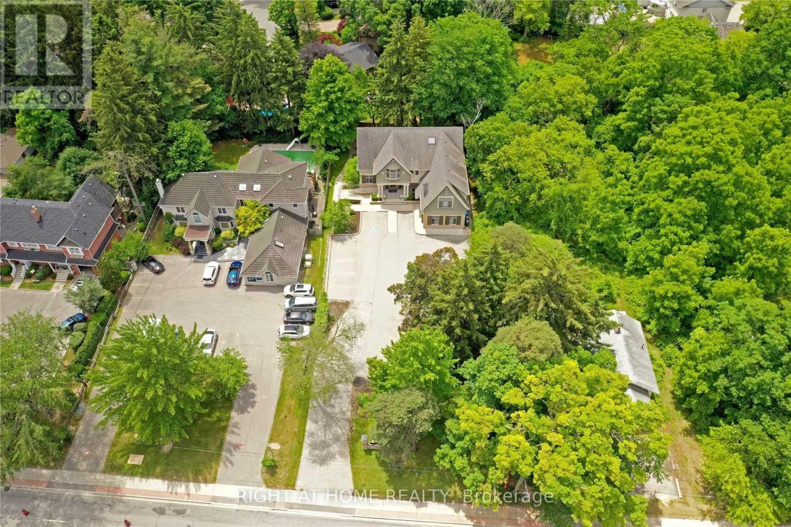 1440 Hurontario Street, Mississauga, ON