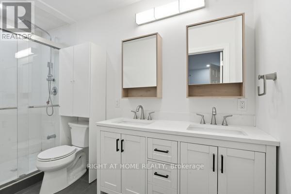 200 Gary Drive, Toronto, ON - Indoor Photo Showing Bathroom
