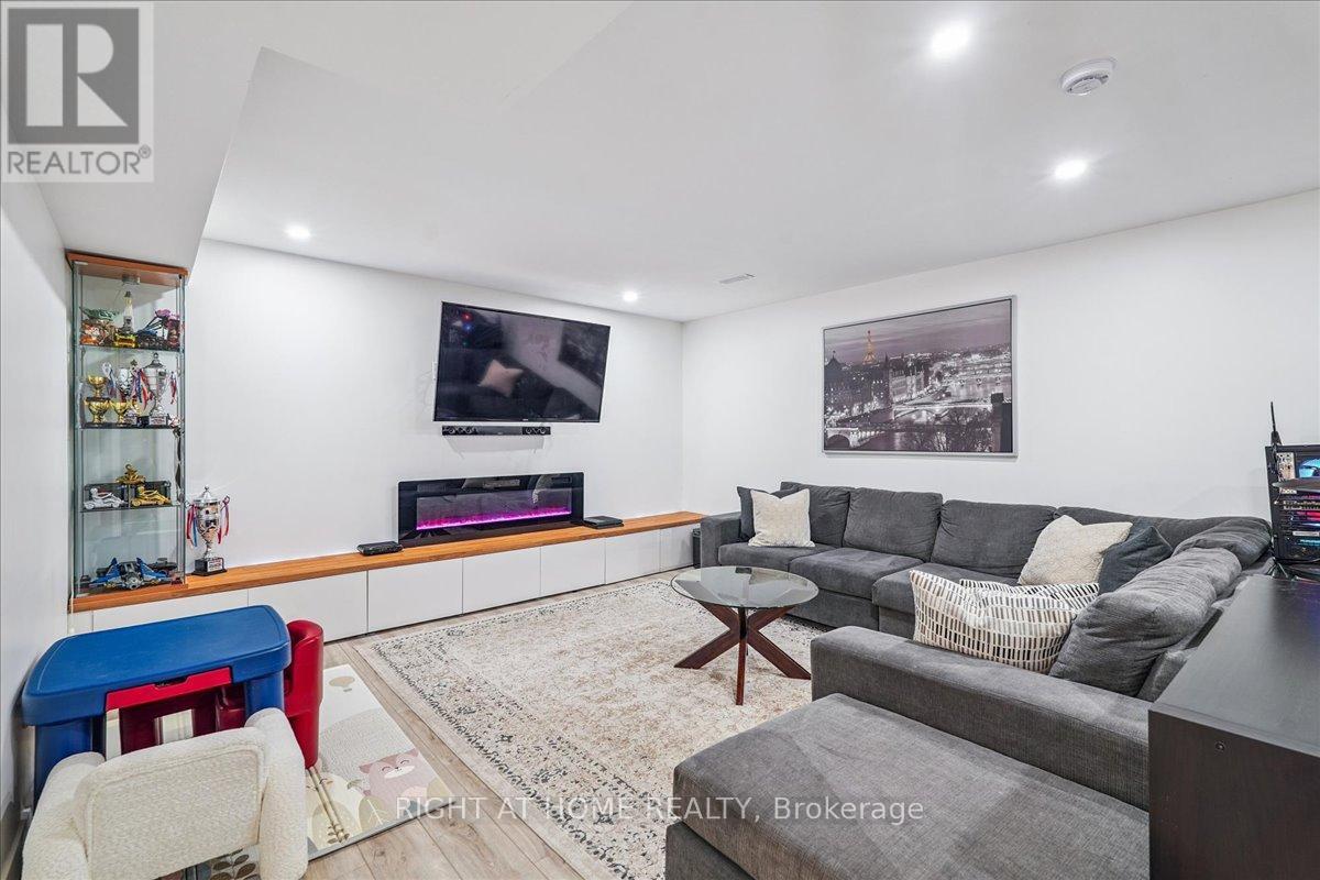 2090 Stonehouse Crescent, Mississauga, ON - Indoor