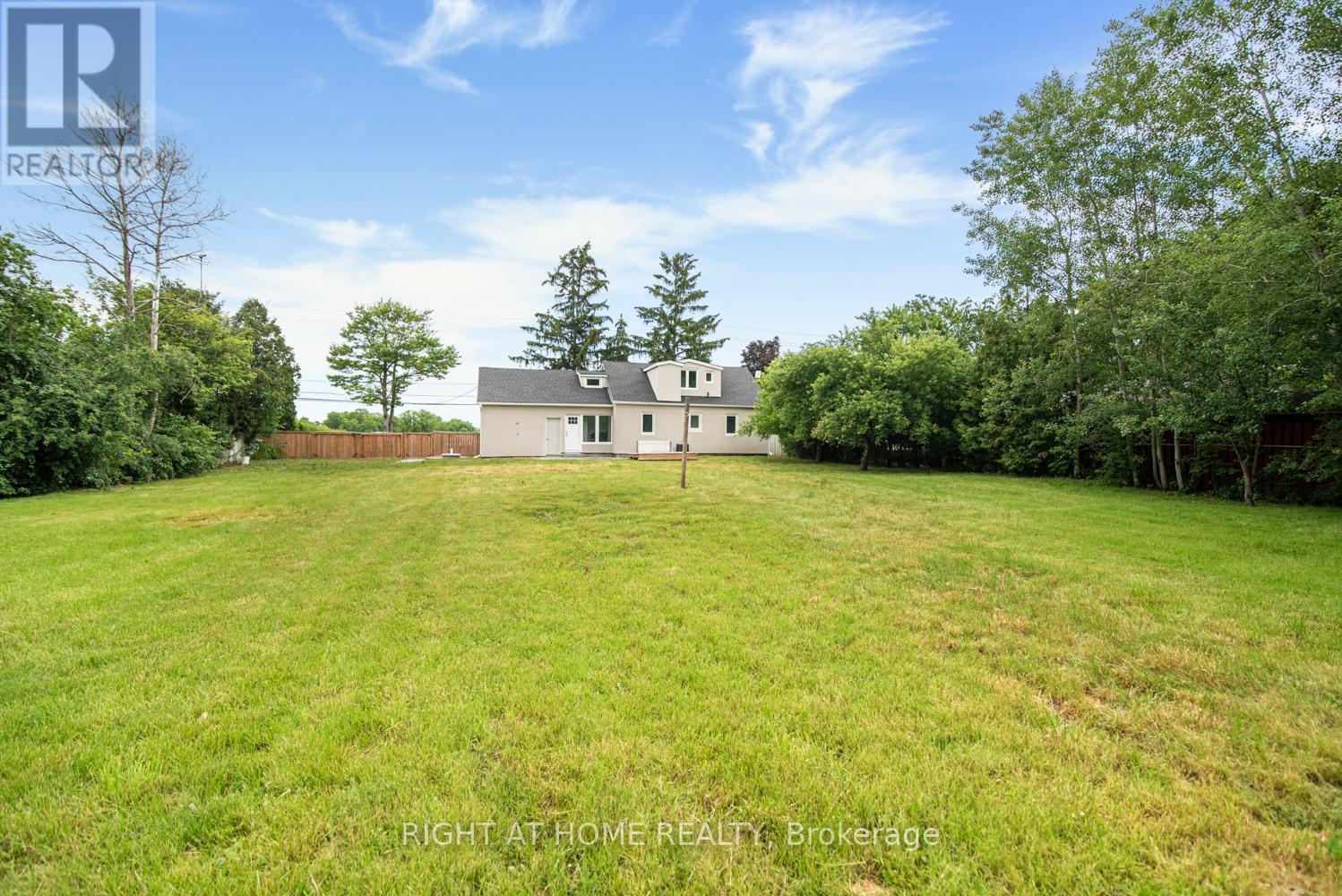 100 Green Mountain Road E, Hamilton, ON - Outdoor