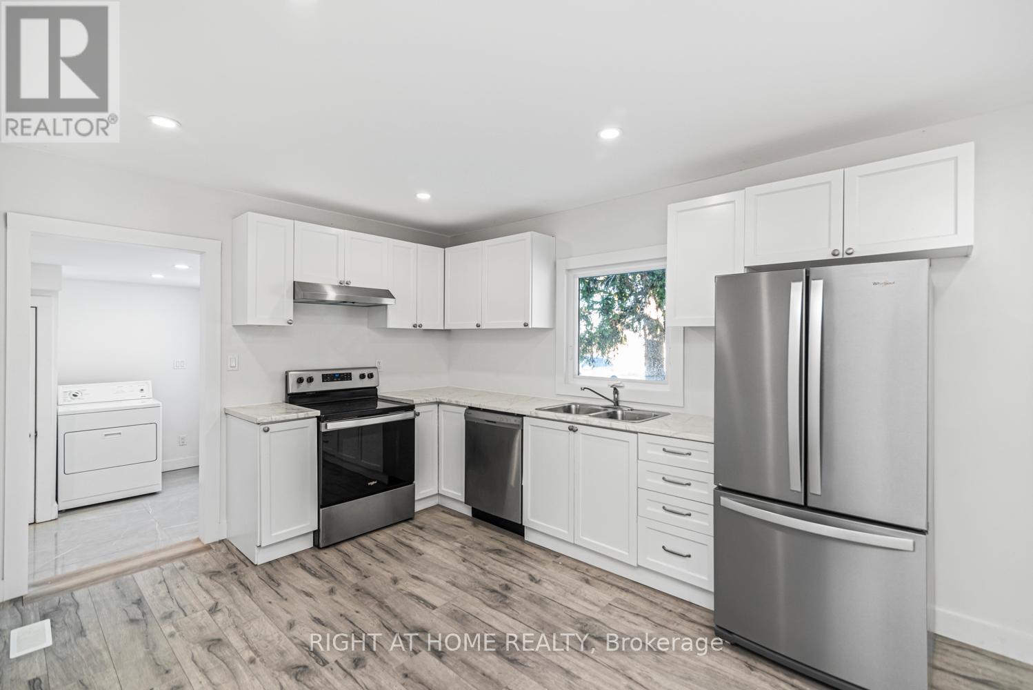 100 Green Mountain Road E, Hamilton, ON - Indoor Photo Showing Kitchen With Stainless Steel Kitchen With Double Sink