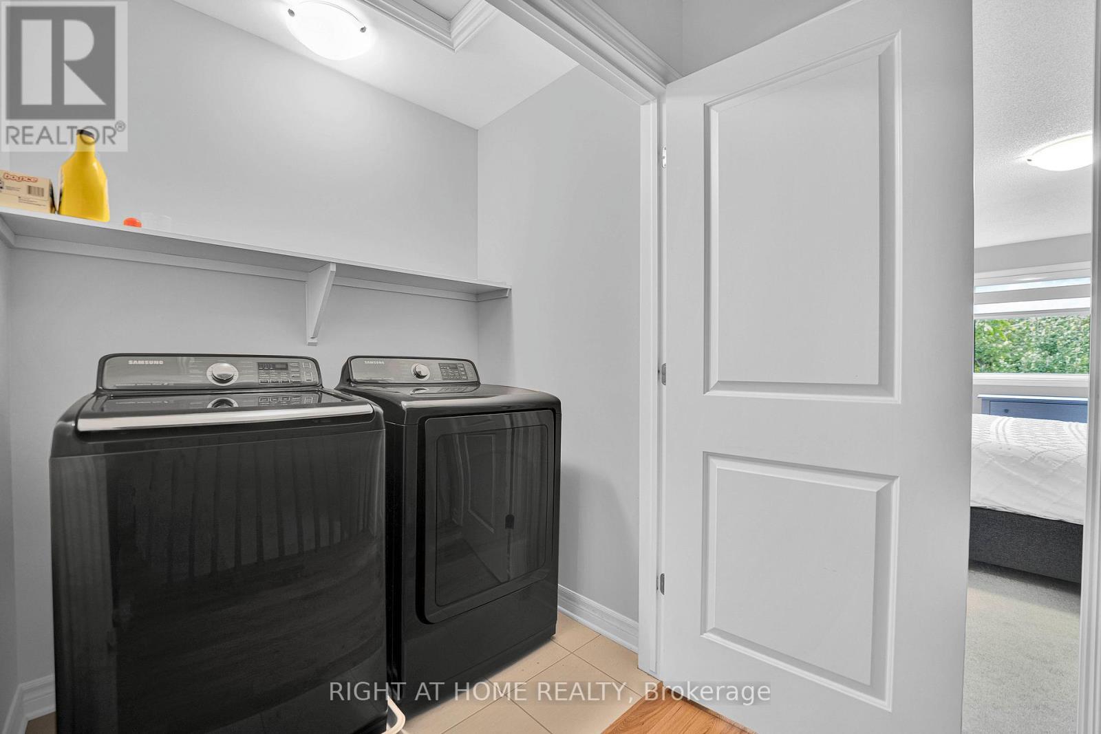 720 Dearborn, Ottawa, ON - Indoor Photo Showing Laundry Room