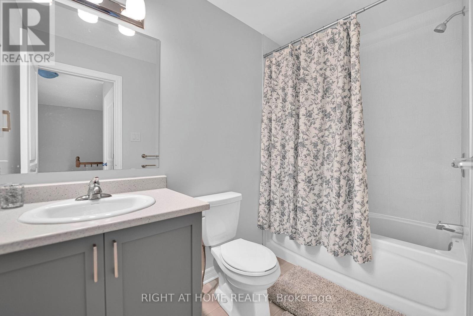 720 Dearborn, Ottawa, ON - Indoor Photo Showing Bathroom