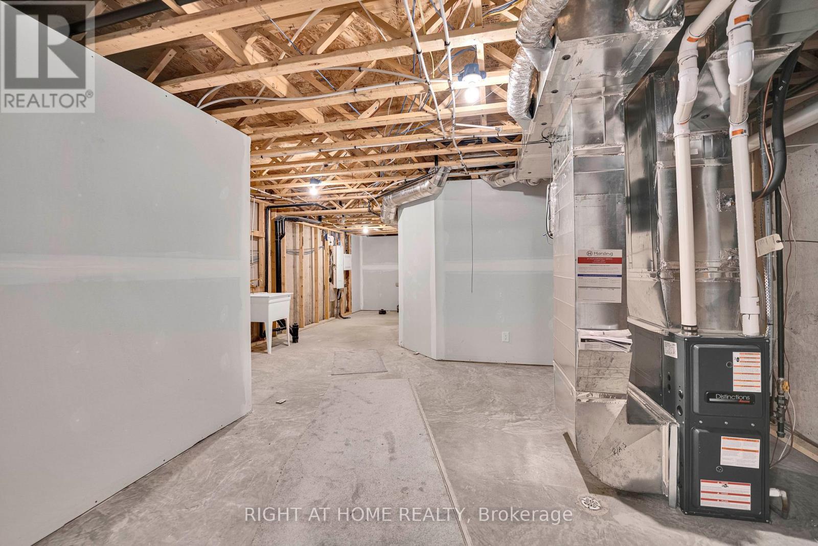 720 Dearborn, Ottawa, ON - Indoor Photo Showing Basement