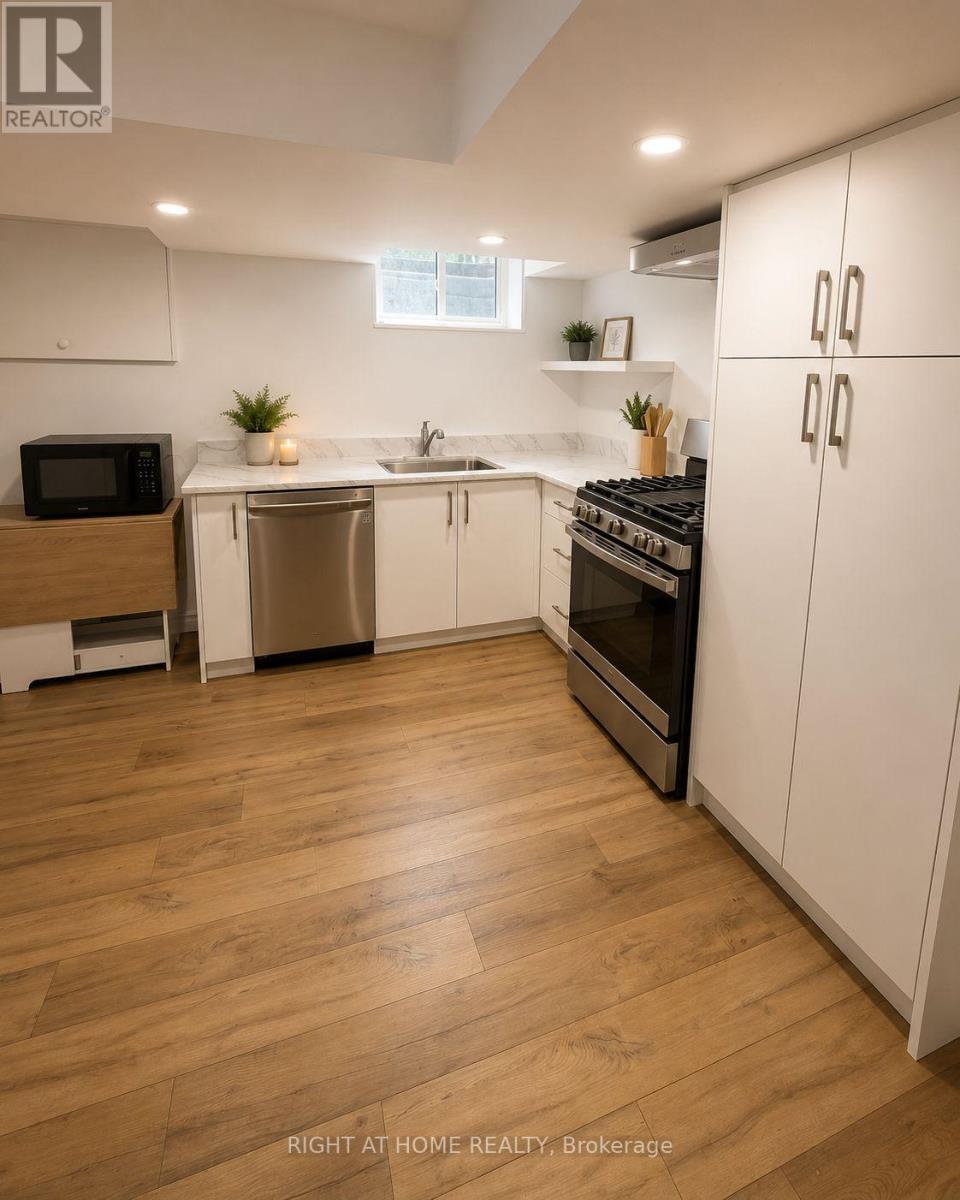 Basement Kitchen - 4440 Cosburn Crescent, Burlington, ON - Indoor Photo Showing Kitchen
