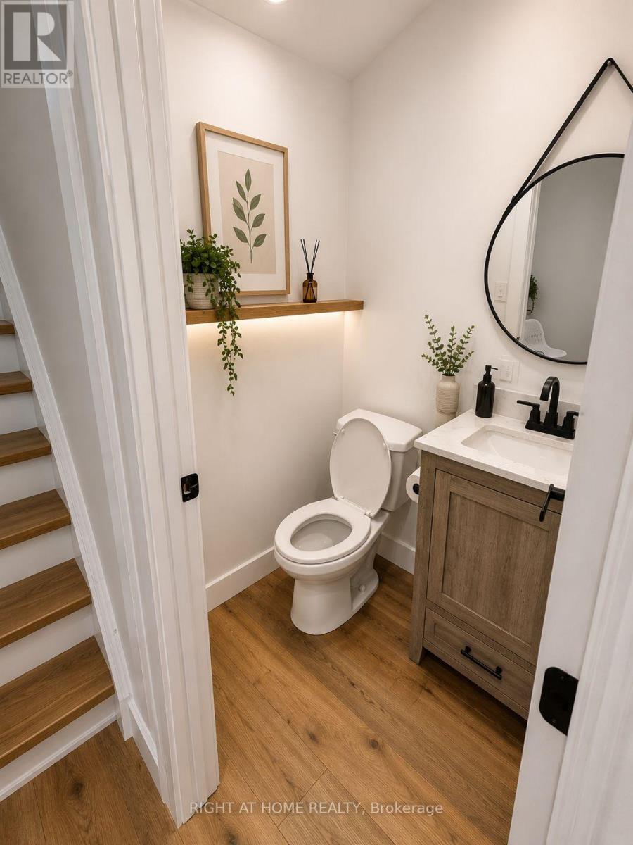 4440 Cosburn Crescent, Burlington, ON - Indoor Photo Showing Bathroom