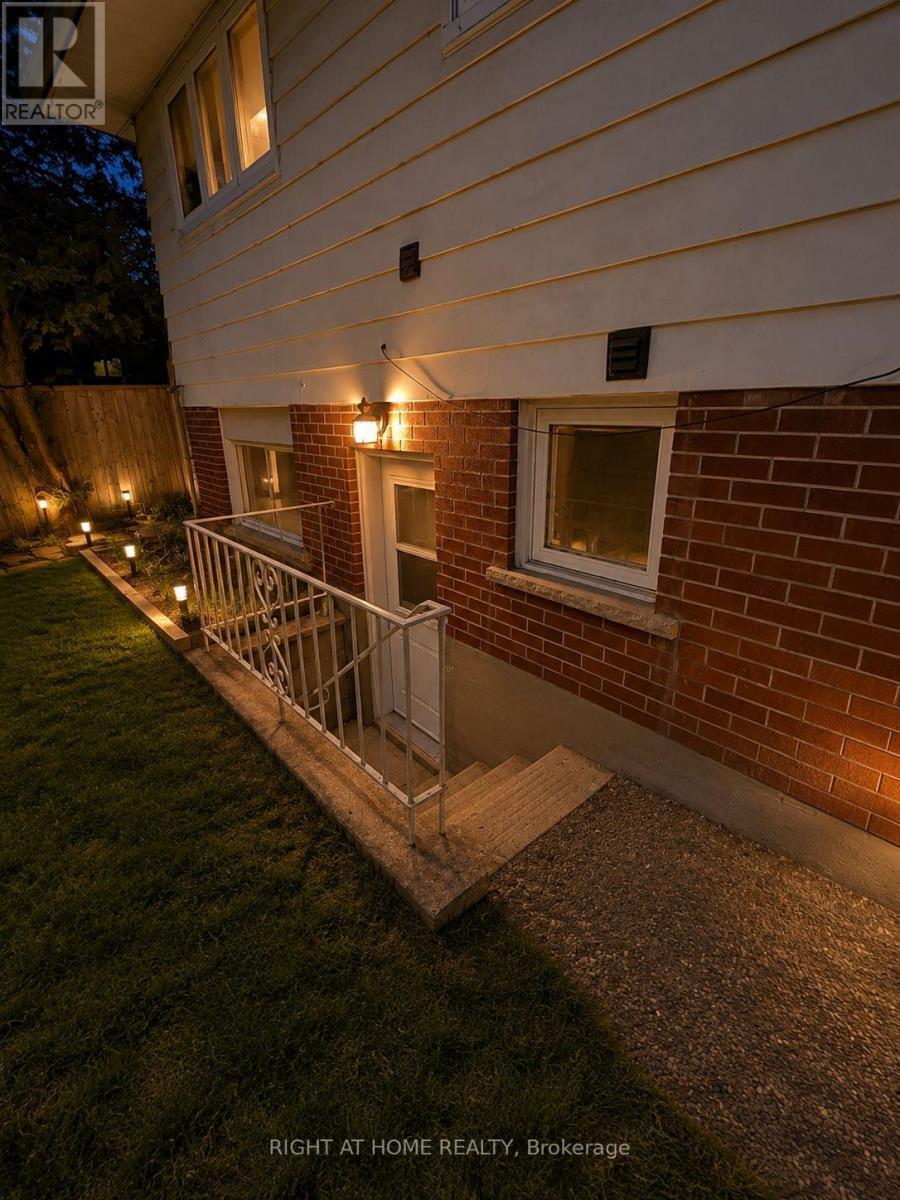 4440 Cosburn Crescent, Burlington, ON - Outdoor With Exterior