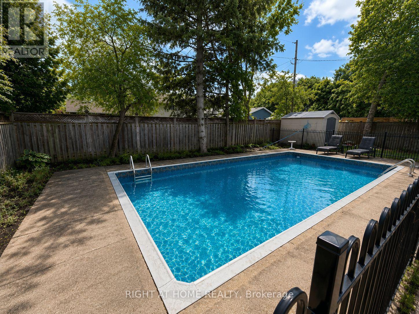 4440 Cosburn Crescent, Burlington, ON - Outdoor With In Ground Pool With Backyard