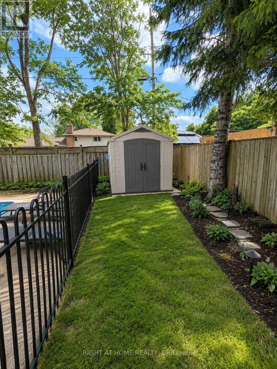 4440 Cosburn Crescent, Burlington, ON - Outdoor With Backyard