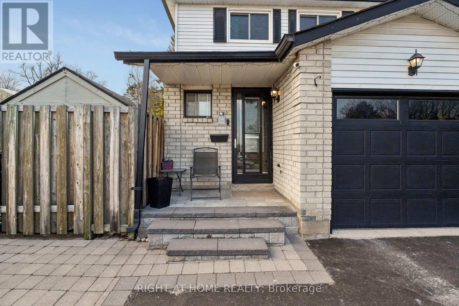 56 Hemingway Crescent, Barrie, ON - Outdoor
