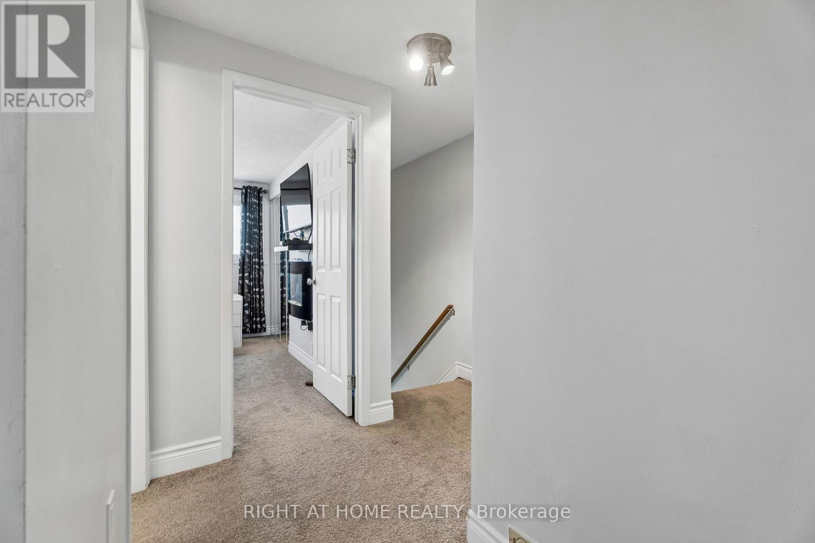 56 Hemingway Crescent, Barrie, ON - Photo Showing Other Room