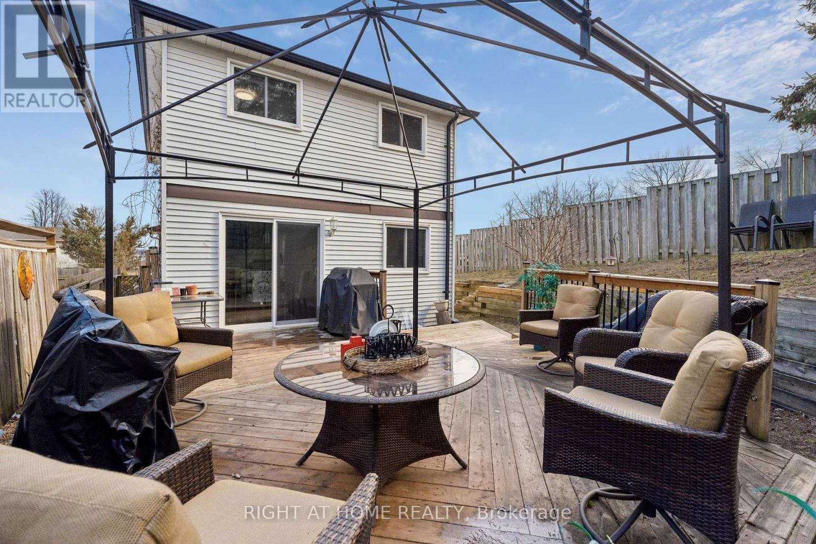56 Hemingway Crescent, Barrie, ON - Outdoor With Exterior