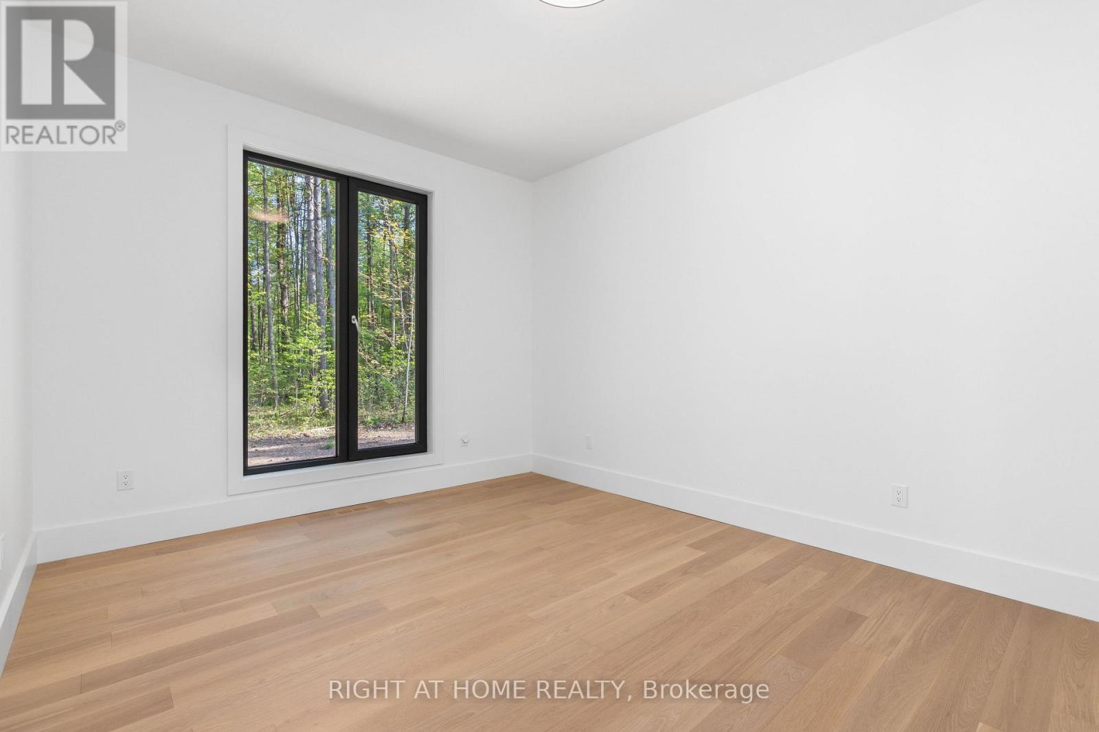 1318 Tiny Beaches Road S, Tiny, ON - Indoor Photo Showing Other Room