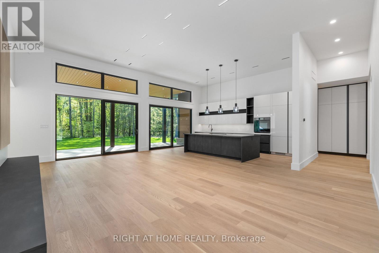 1318 Tiny Beaches Road S, Tiny, ON - Indoor