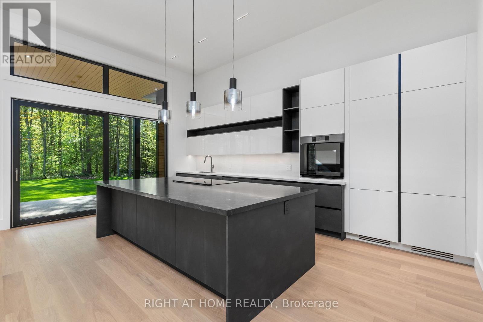 1318 Tiny Beaches Road S, Tiny, ON - Indoor Photo Showing Kitchen With Upgraded Kitchen