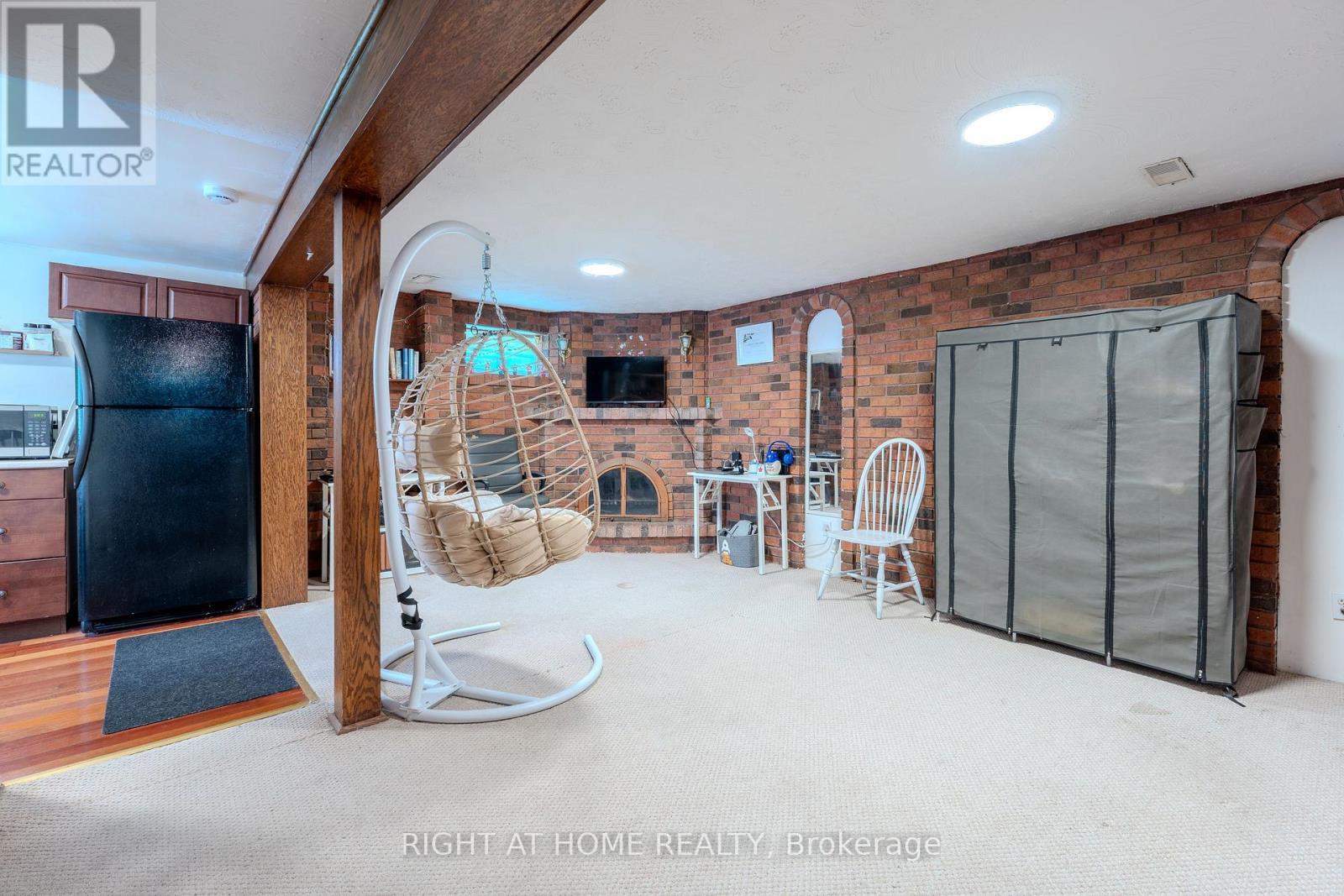 80 Chilton Drive, Hamilton, ON - Indoor Photo Showing Other Room