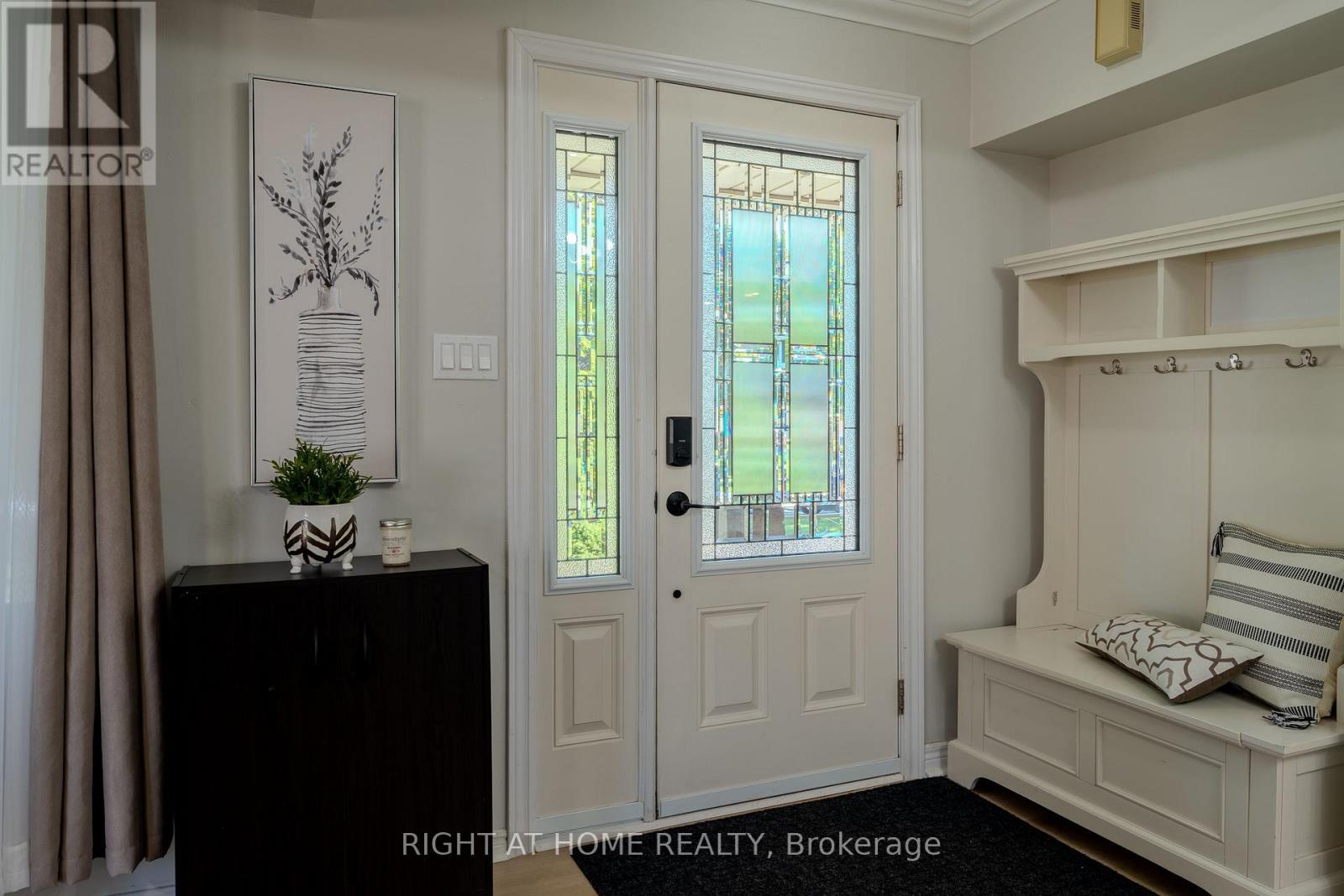 80 Chilton Drive, Hamilton, ON - Indoor Photo Showing Other Room