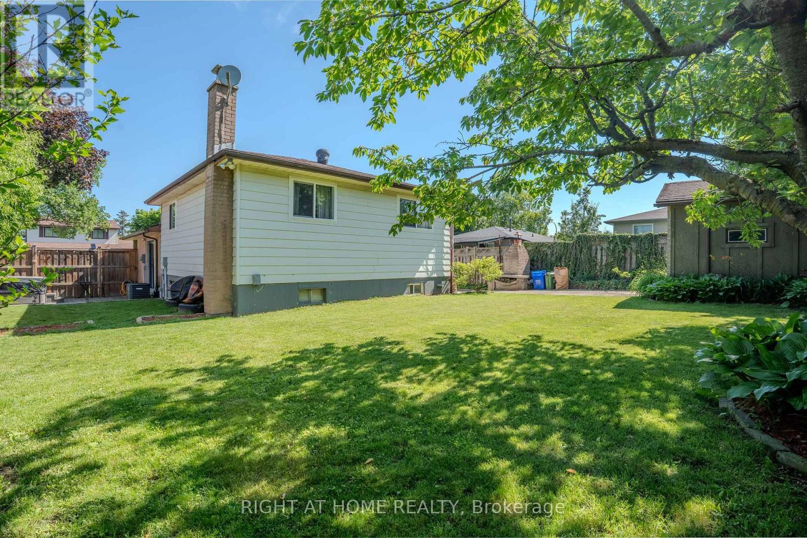 80 Chilton Drive, Hamilton, ON - Outdoor