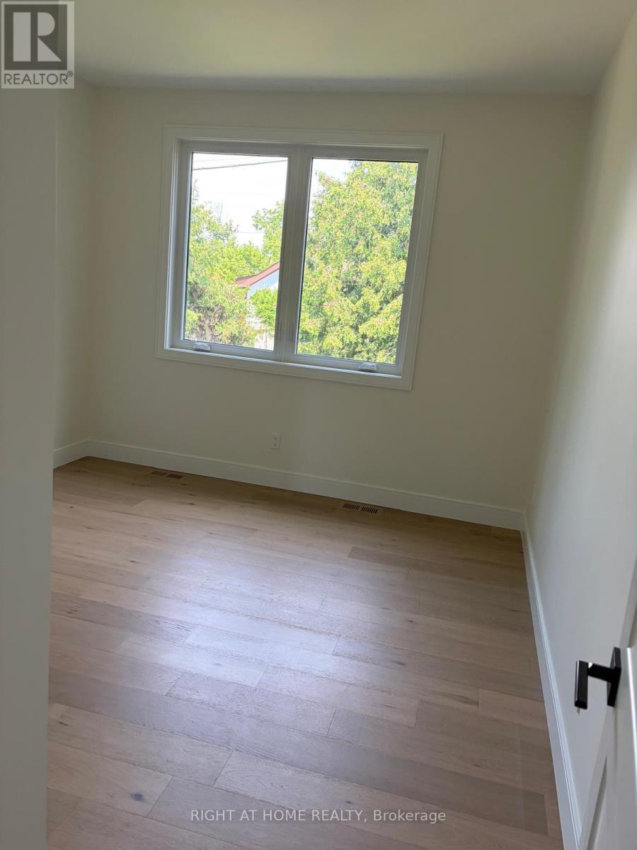 376 Mitchell Avenue, Oshawa, ON - Indoor Photo Showing Other Room
