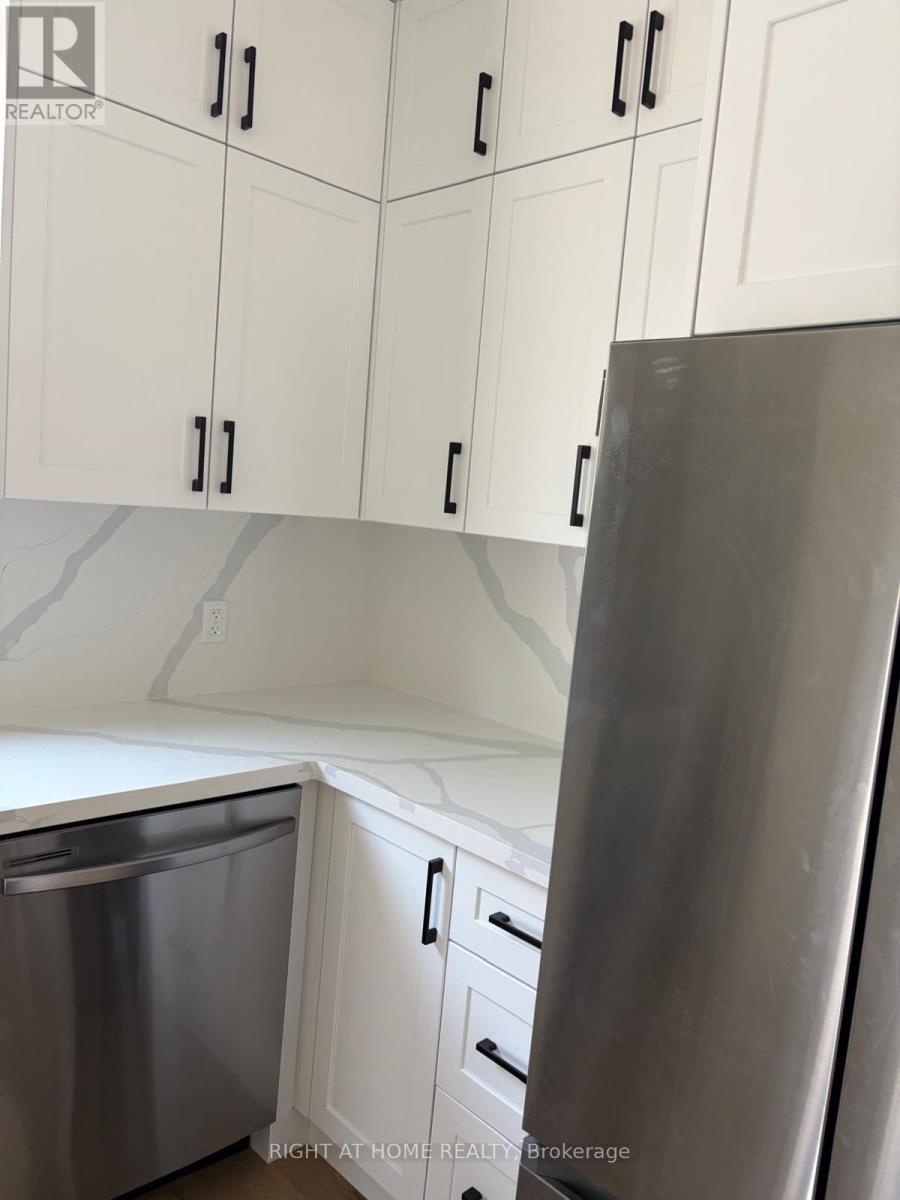 376 Mitchell Avenue, Oshawa, ON - Indoor Photo Showing Kitchen