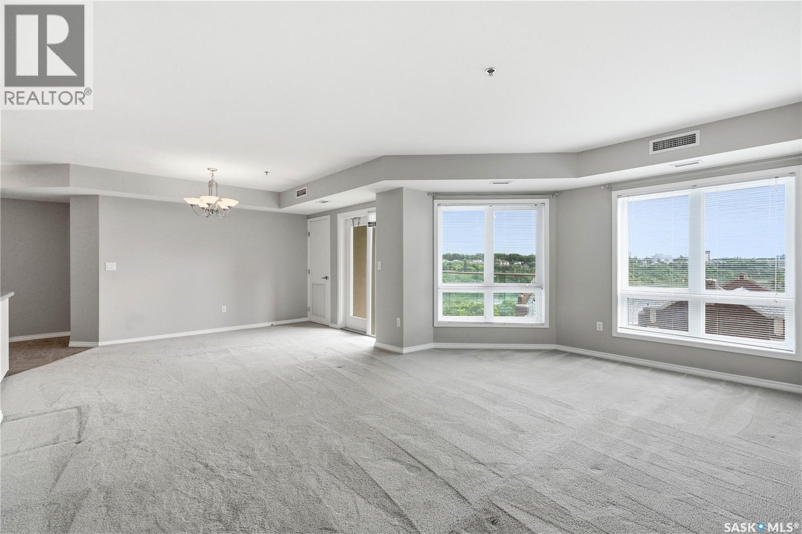 802 902 Spadina Crescent E, Saskatoon, SK - Indoor Photo Showing Other Room
