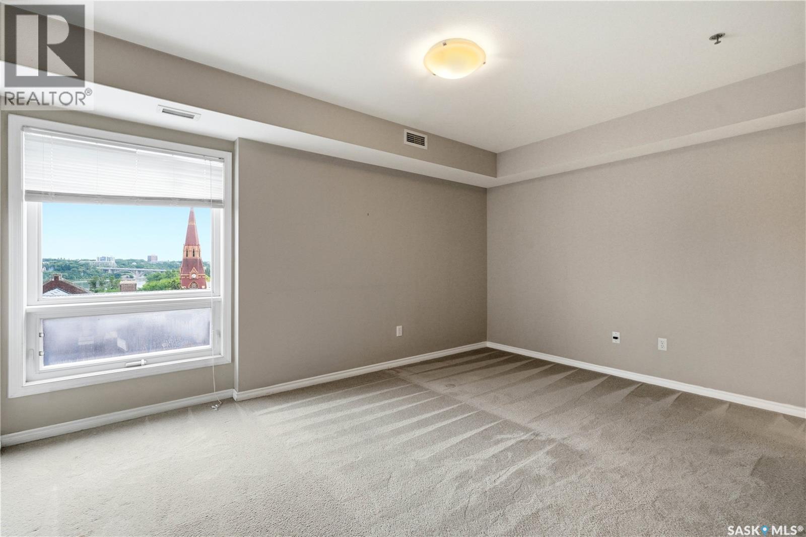 802 902 Spadina Crescent E, Saskatoon, SK - Indoor Photo Showing Other Room