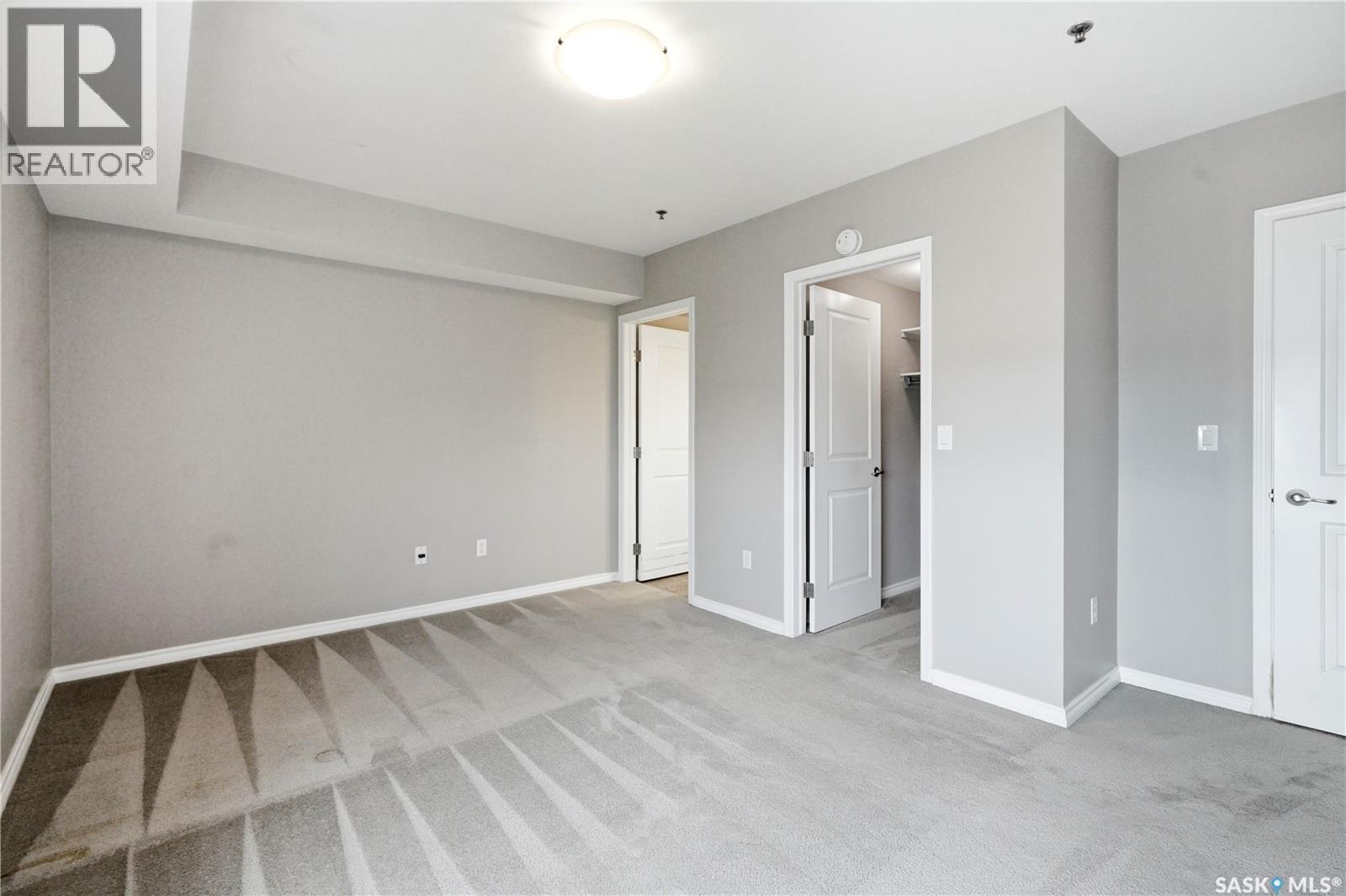 802 902 Spadina Crescent E, Saskatoon, SK - Indoor Photo Showing Other Room