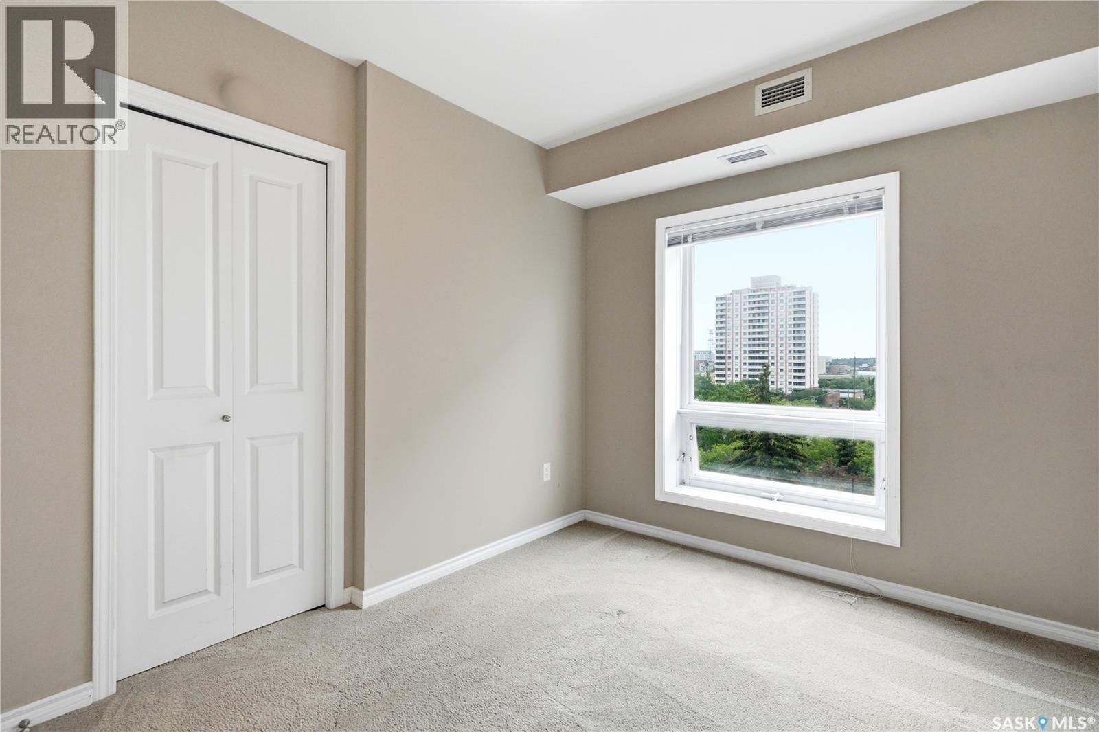 802 902 Spadina Crescent E, Saskatoon, SK - Indoor Photo Showing Other Room