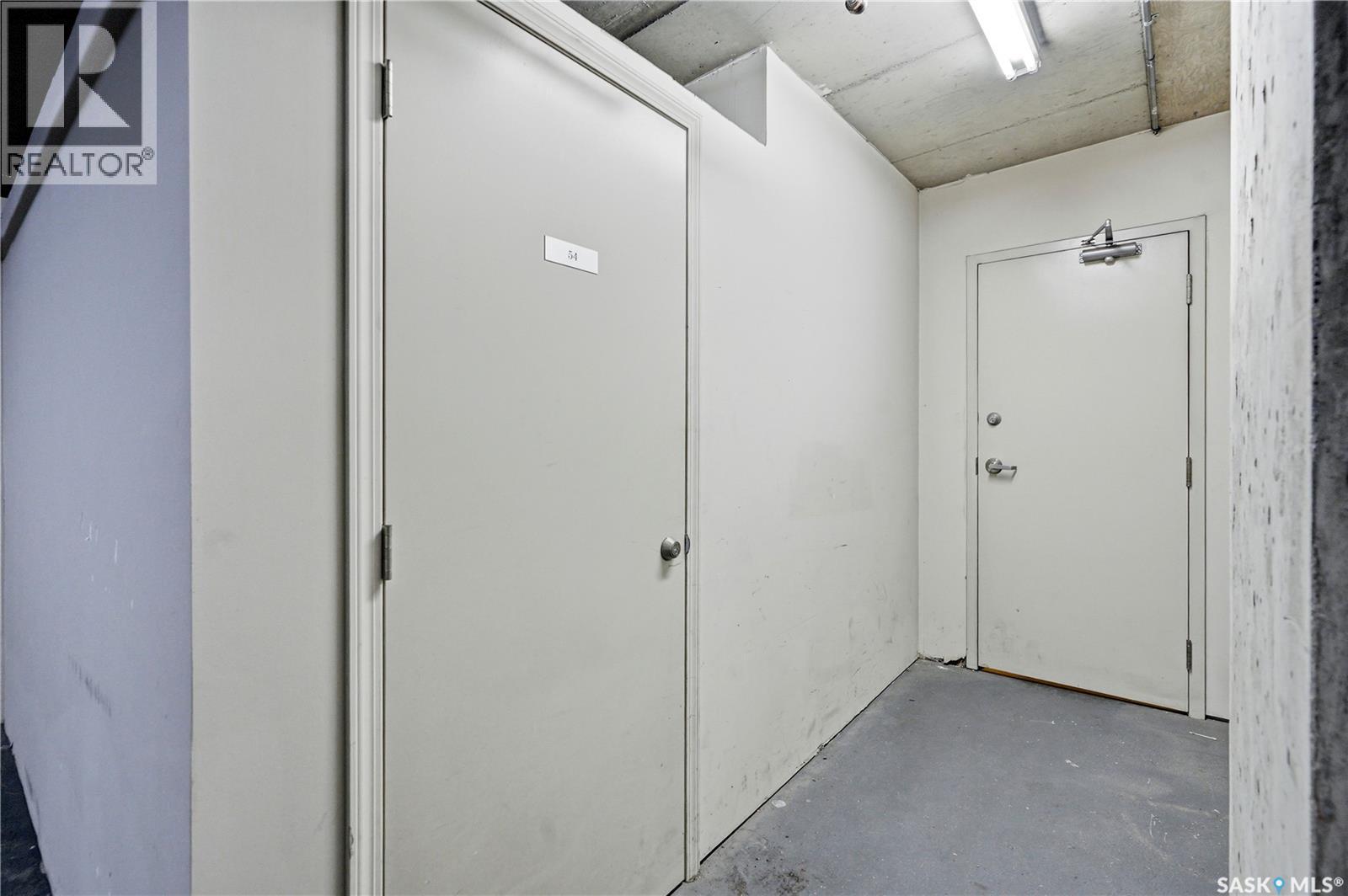 802 902 Spadina Crescent E, Saskatoon, SK - Indoor Photo Showing Other Room