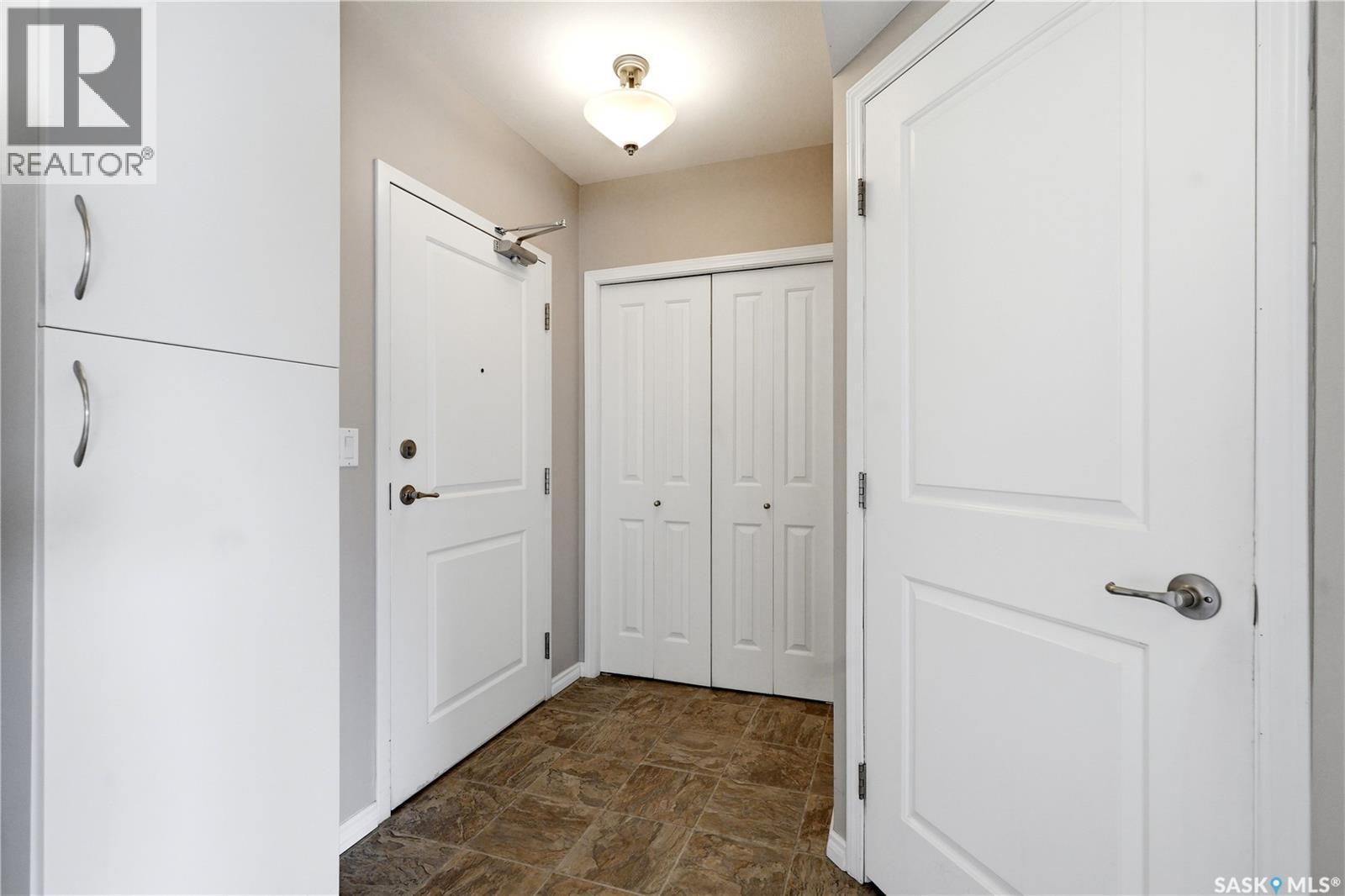 802 902 Spadina Crescent E, Saskatoon, SK - Indoor Photo Showing Other Room