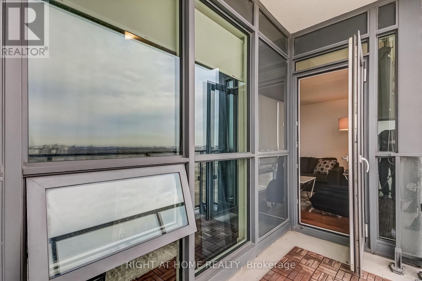 Balcony - 2710 - 2212 Lake Shore Boulevard W, Toronto, ON - With Balcony With Exterior