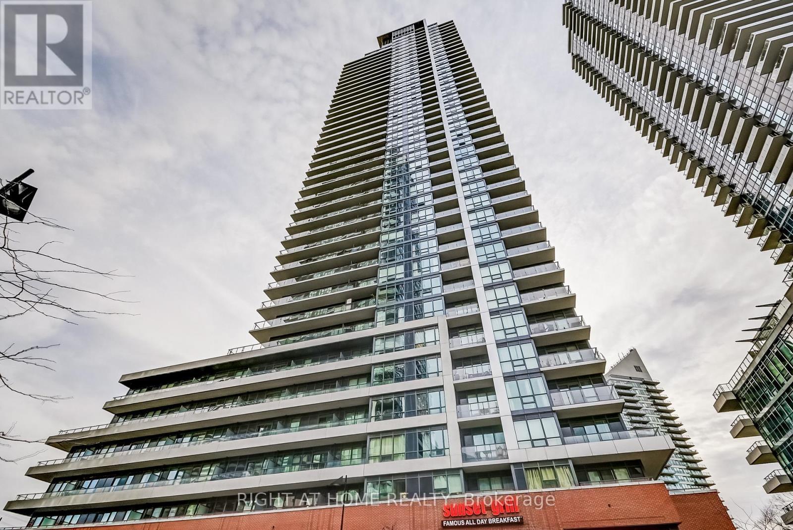 2212 Lake Shore Blvd West - 2710 - 2212 Lake Shore Boulevard W, Toronto, ON - Outdoor With Balcony With Facade