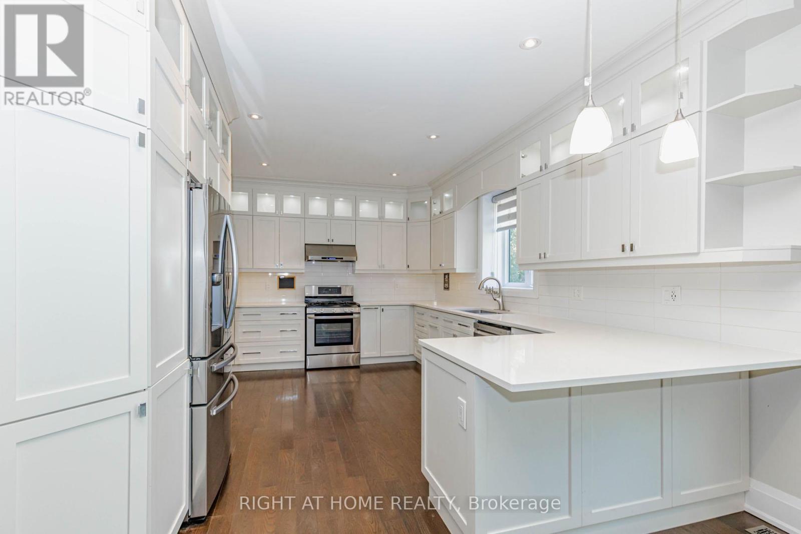 146 Colonel Danforth Trail, Toronto, ON - Indoor Photo Showing Kitchen With Upgraded Kitchen
