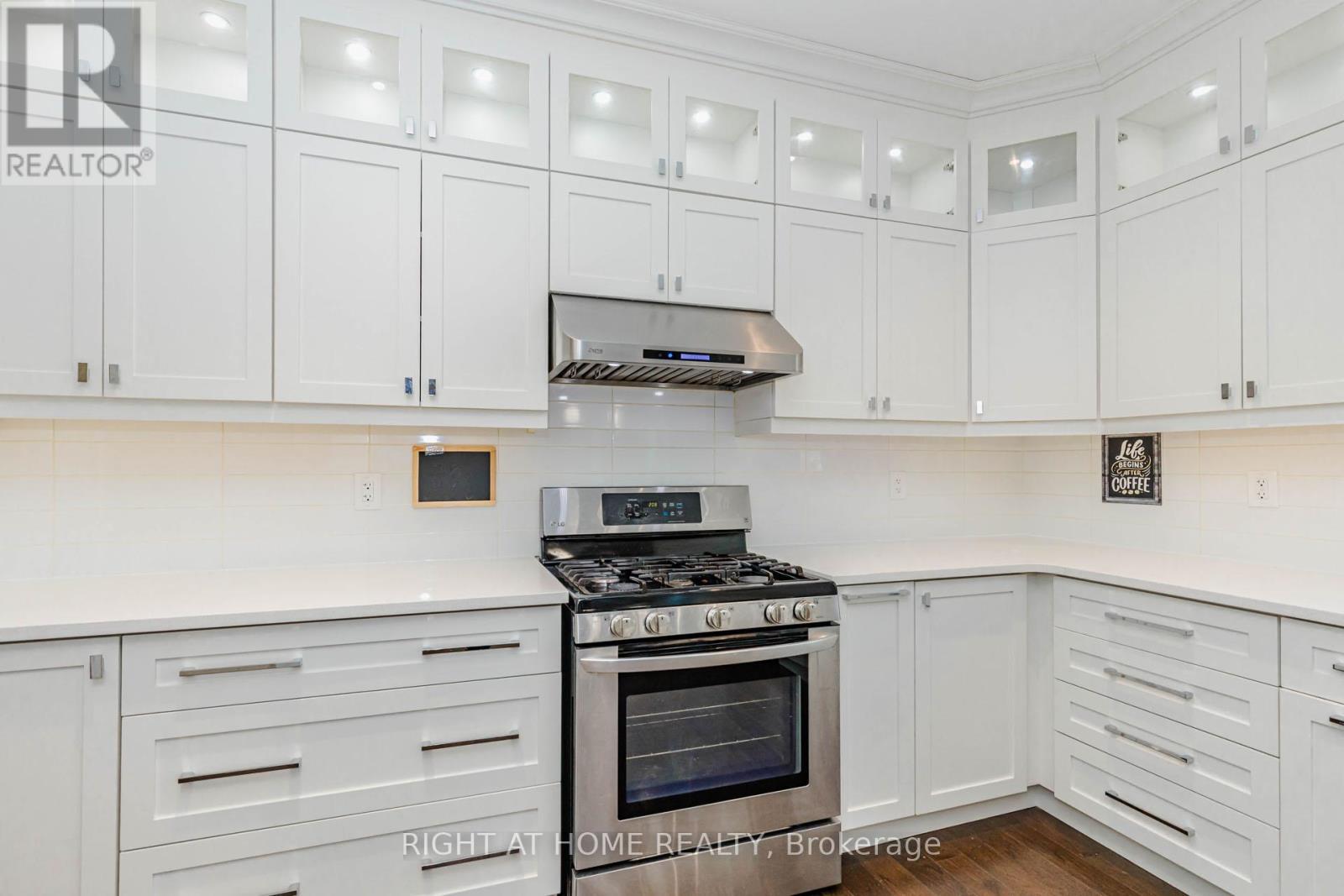 146 Colonel Danforth Trail, Toronto, ON - Indoor Photo Showing Kitchen