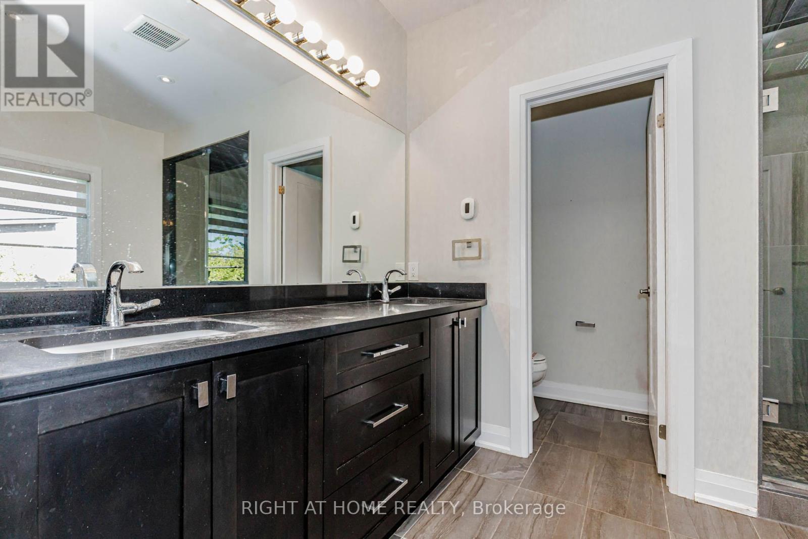 146 Colonel Danforth Trail, Toronto, ON - Indoor Photo Showing Bathroom