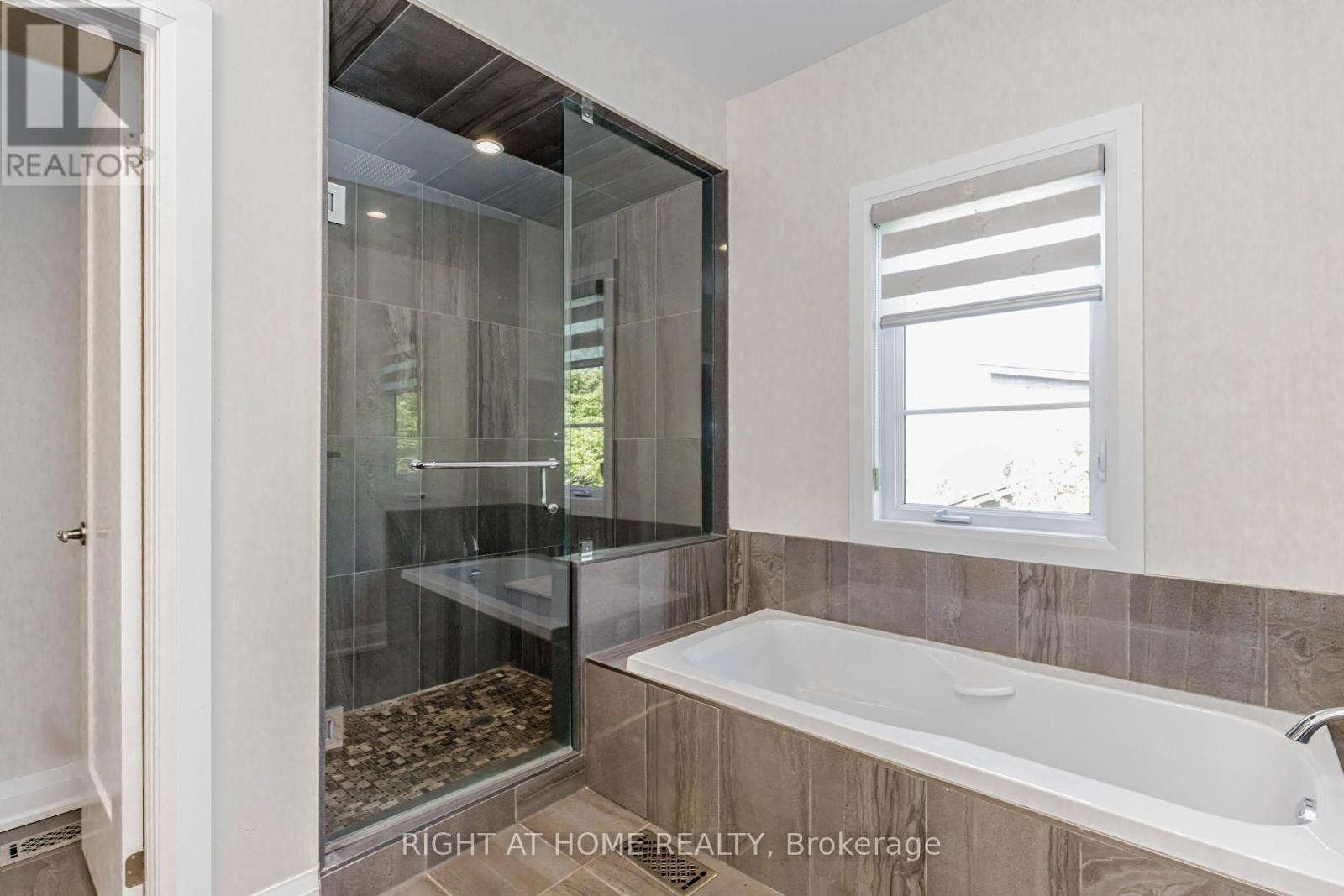 146 Colonel Danforth Trail, Toronto, ON - Indoor Photo Showing Bathroom