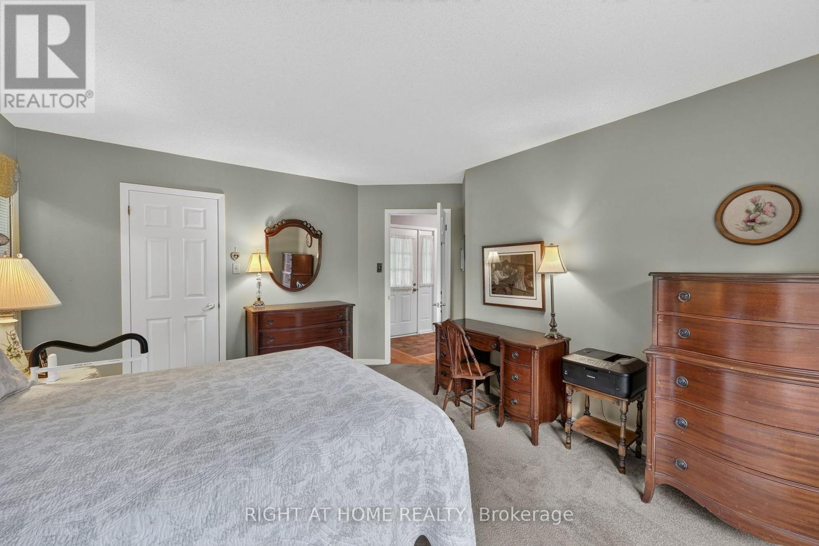 5 Pine Point, Oro-Medonte, ON - Indoor Photo Showing Bedroom